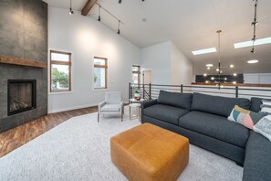 TV, fireplace, stereo