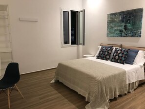 3 bedrooms, bed sheets