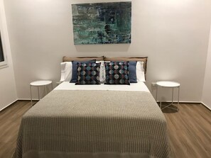 3 bedrooms, bed sheets