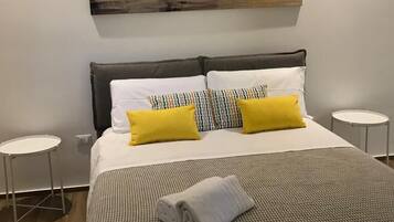 3 bedrooms, bed sheets