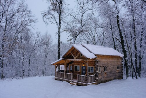 Towhee cabin at Driftless Creek