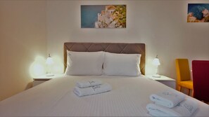 Classic Studio | Egyptian cotton sheets, premium bedding, minibar, free cots/infant beds - Kala Rooms & Suites (Budva)