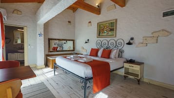 Deluxe kamer, bubbelbad | Italiaanse Frette-lakens, luxe beddengoed, een minibar, gratis wifi