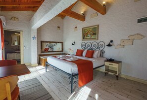 Deluxe Room, Jetted Tub