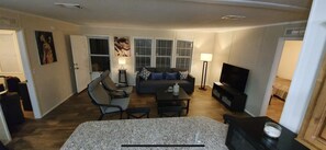 Smart TV - Ft.Myers Okeechobee Clewiston Labelle Wifi Pool Vacation Farm Home 3.2 (Clewiston)