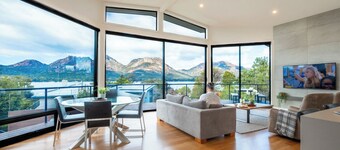 At The Bay - Freycinet Holiday Houses