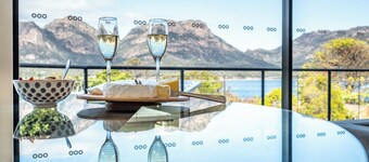 At The Bay - Freycinet Holiday Houses