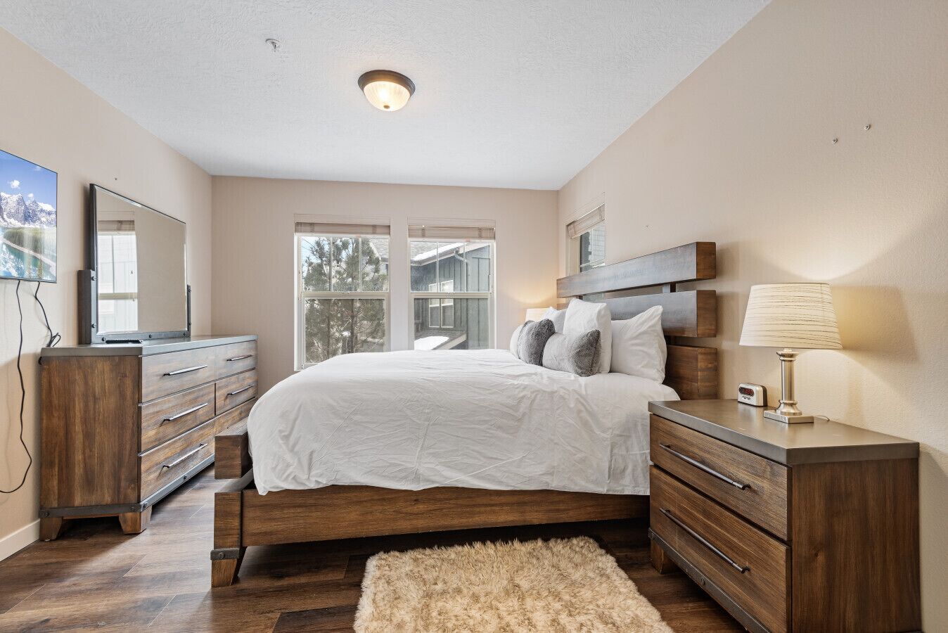 2 bedrooms, desk, iron/ironing board, free WiFi