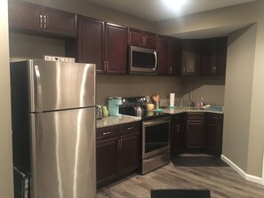 Private kitchen - Private Luxury Apartment with FREE Parking (Waldorf)