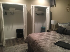 1 bedroom, WiFi - Private Luxury Apartment with FREE Parking (Waldorf)