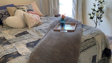 3 bedrooms, in-room safe, desk, iron/ironing board