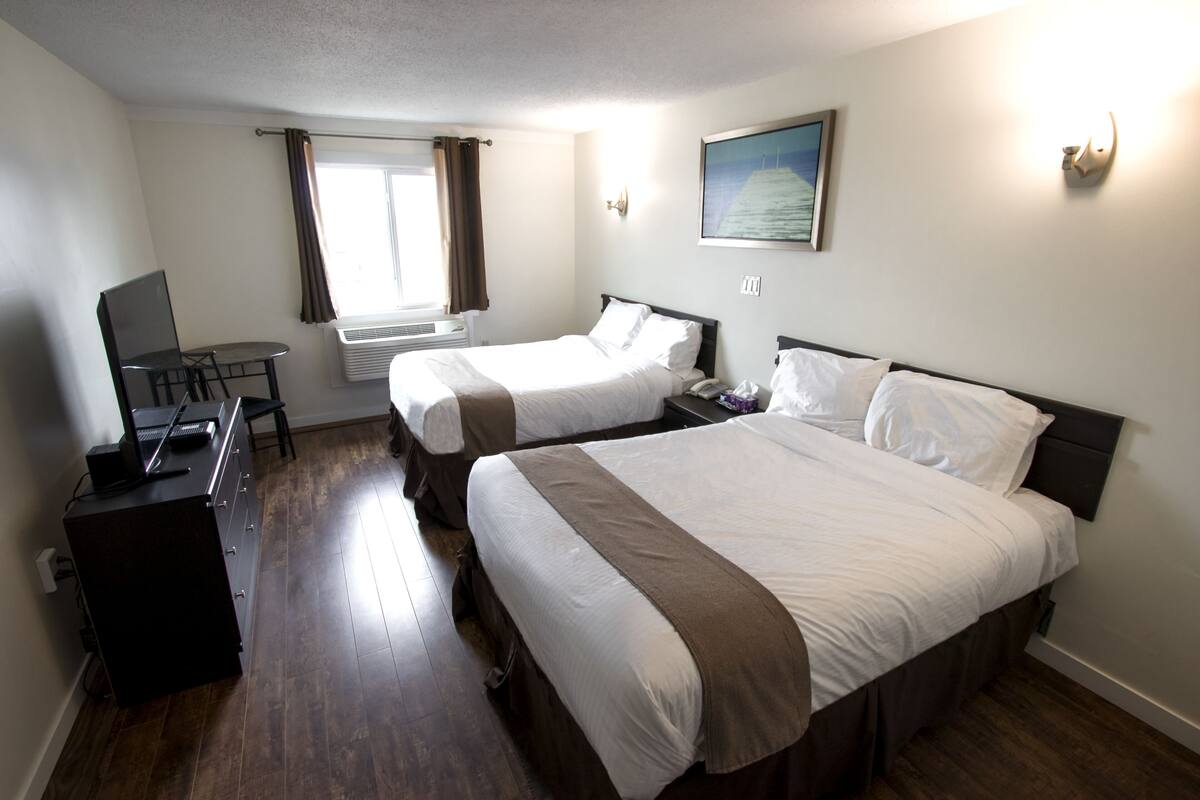 Room, 2 Double Beds | WiFi (free)