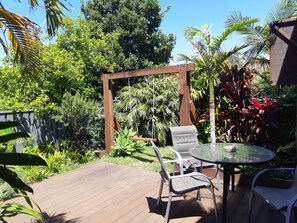 Outdoor dining - Luxury Villa, Open Fire, Spa, Harbor Views, Pets, Babies, Surfing, Snorkeling (Ulladulla)