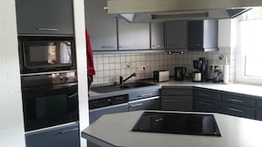 Køleskab, mikrobølgeovn, ovn, opvaskemaskine