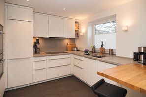 Kühlschrank, Mikrowelle, Ofen