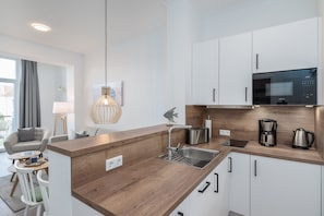 Kühlschrank, Mikrowelle, Geschirrspüler