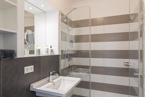 Hårtørrer, håndklæder