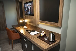 豪華開放式套房, 簡易廚房 | 獨特裝潢、布置獨特、書桌、筆電工作空間