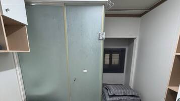 Deluxe Single Room | Desk, laptop workspace, soundproofing, free WiFi