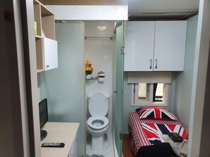 Desk, laptop workspace, soundproofing, free WiFi - Noble Residence (Seoul)