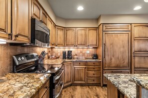 Fridge, microwave, oven, stovetop - Mountain Harbor Deluxe Condo | 3 Bed, 2.5 Bath (Whitefish)