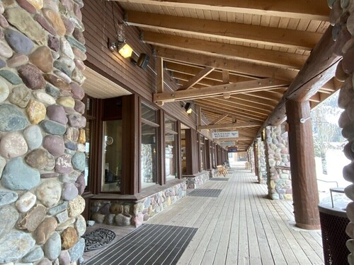 Kintla Ski in/ Ski out Mountain Retreat