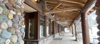 Kintla Ski in/ Ski out Mountain Retreat