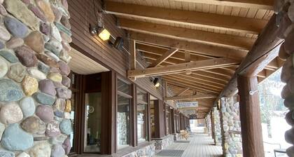 Kintla Ski in/ Ski out Mountain Retreat