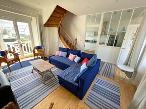 Televisión, libros y estéreo 