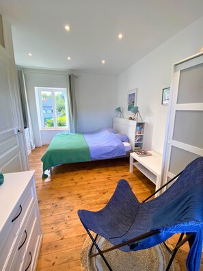 3 habitaciones, tabla de planchar con plancha y wifi gratis 