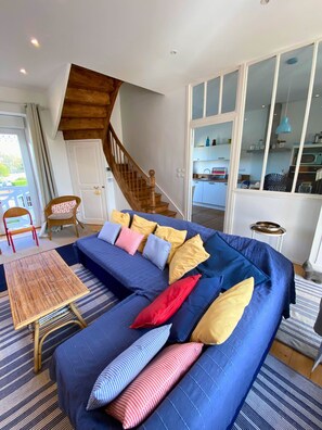 Televisión, libros y estéreo 