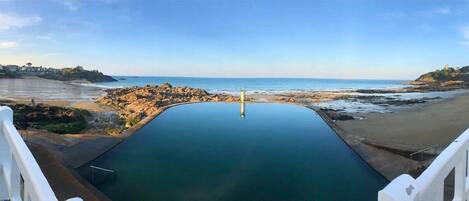 Sun-loungers, beach towels