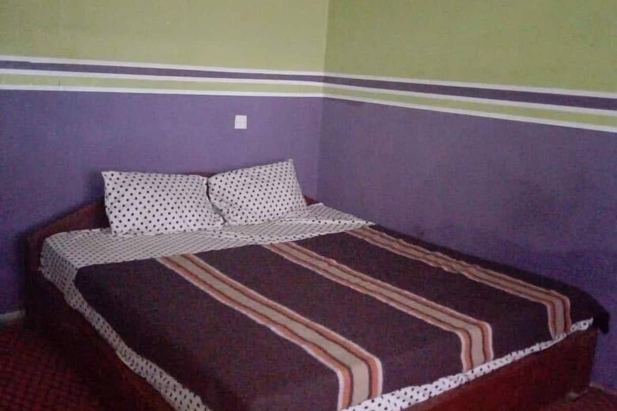 Deluxe Double Room, Balcony | Desk, iron/ironing board, free WiFi, bed sheets
