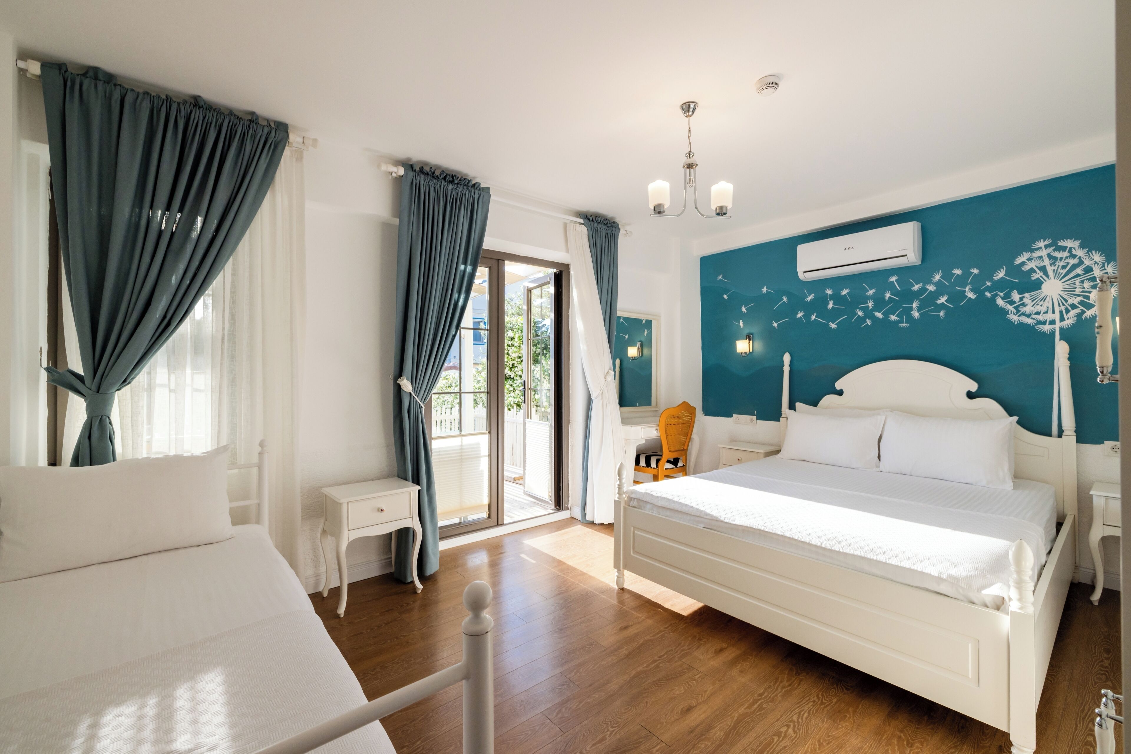 deluxe triple room, patio | 1 bedroom, premium bedding, free wifi, bed sheets