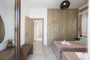 3 chambres, fer et planche à repasser, Wi-Fi gratuit, draps fournis