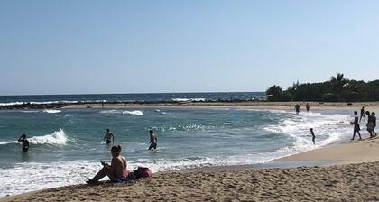 Sanitized Large Caribbean Sea beach entire apt 3 Bedrooms, free wifi & netflix