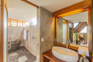 One Bedroom Villa with Free Daily Afternoon Tea | Bathroom - Lasamana Villas Ubud by GenuineHost (Ubud)
