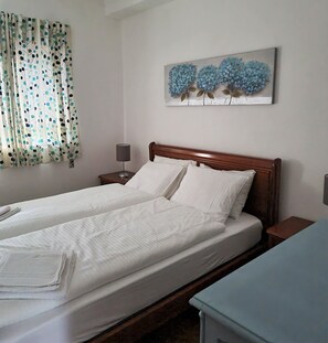 4 bedrooms, iron/ironing board, free WiFi, bed sheets - Quinta da Gandarela. (Tarouca)