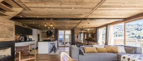 Smart-TV, Kamin, Stereoanlage, Arbeitsbereiche