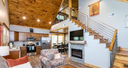 Angel`s View - Hot Tub, WiFi, Fire Pit, Hiking, 4 mins to Natural Bridge