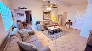 TV - Beautiful 3 Bedroom 2 bath home with 3 Cal King size beds! (San Diego)