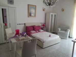 3 camere