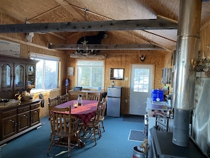 Fridge, oven, stovetop, coffee/tea maker - Big  Medicine  Ranch - Rustic Sunrise Cabin - Catskills (Palenville)