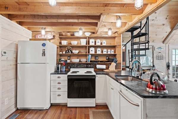 Frigorífic, microones, forn i placa de cuina