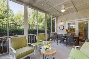 Outdoor dining - Union Pier Condo With Association Pool! Close To Beach and Downtown! (Union Pier)