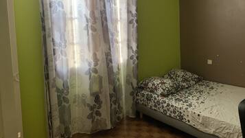 2 chambres, fer et planche Ă repasser, Wi-Fi, draps fournis