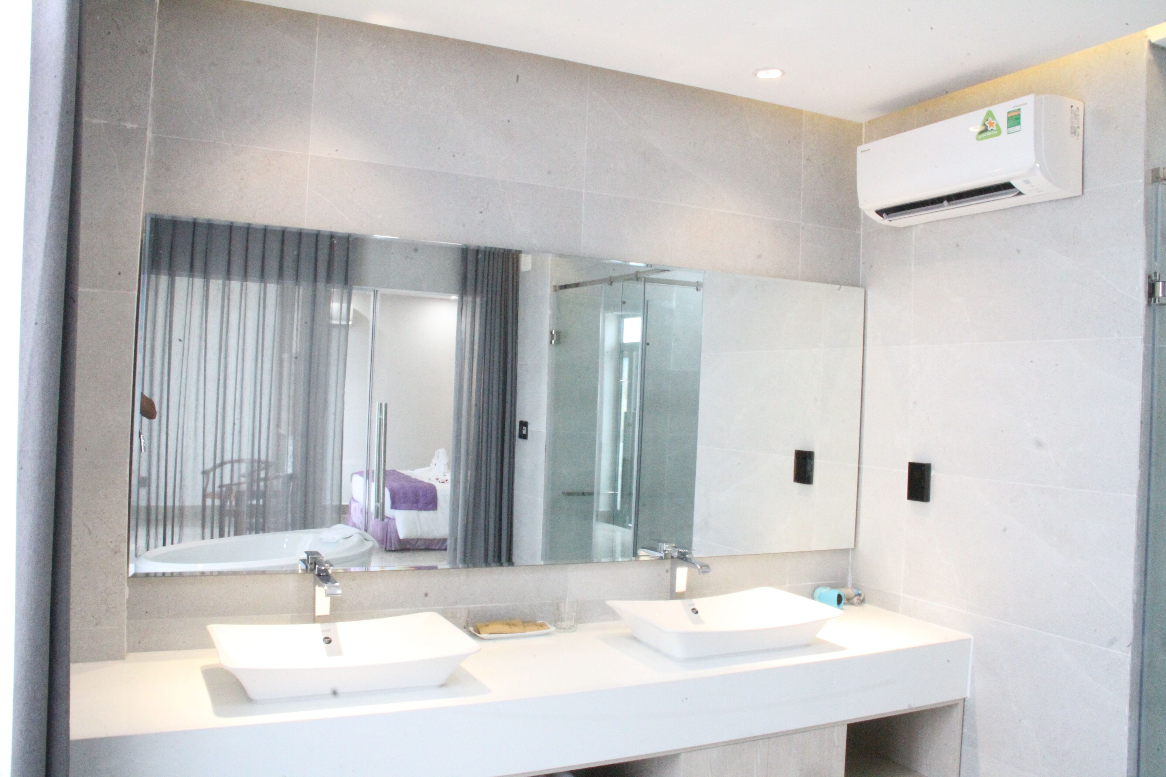 Photo - Golden Inn Hotel