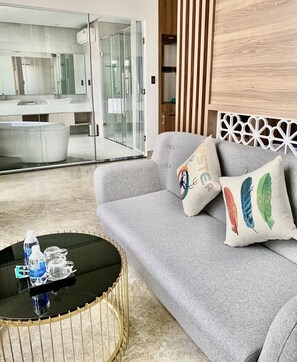 Phòng, 1 giường cỡ king | Minibar, bàn, truy cập Internet không dây miễn phí, bộ trải giường 