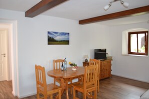 Dining - Vacation apartment in a farmhouse in beautiful Maxen in Müglitztal, near Dresden. (Müglitztal)