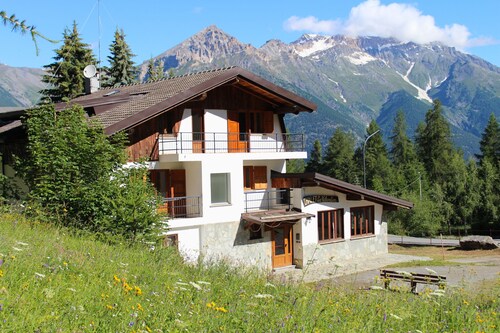 Private spacious  Chalet set at the foot of the mountain trails in Sauze D'Oulx